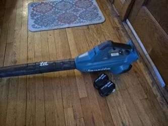 Makita Blower 2 Bateries   $200
