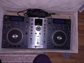 Numark Mixdeck Universal DJ System