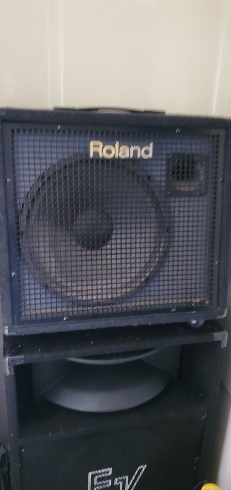 Roland KC-500 Keyboard Amplifier