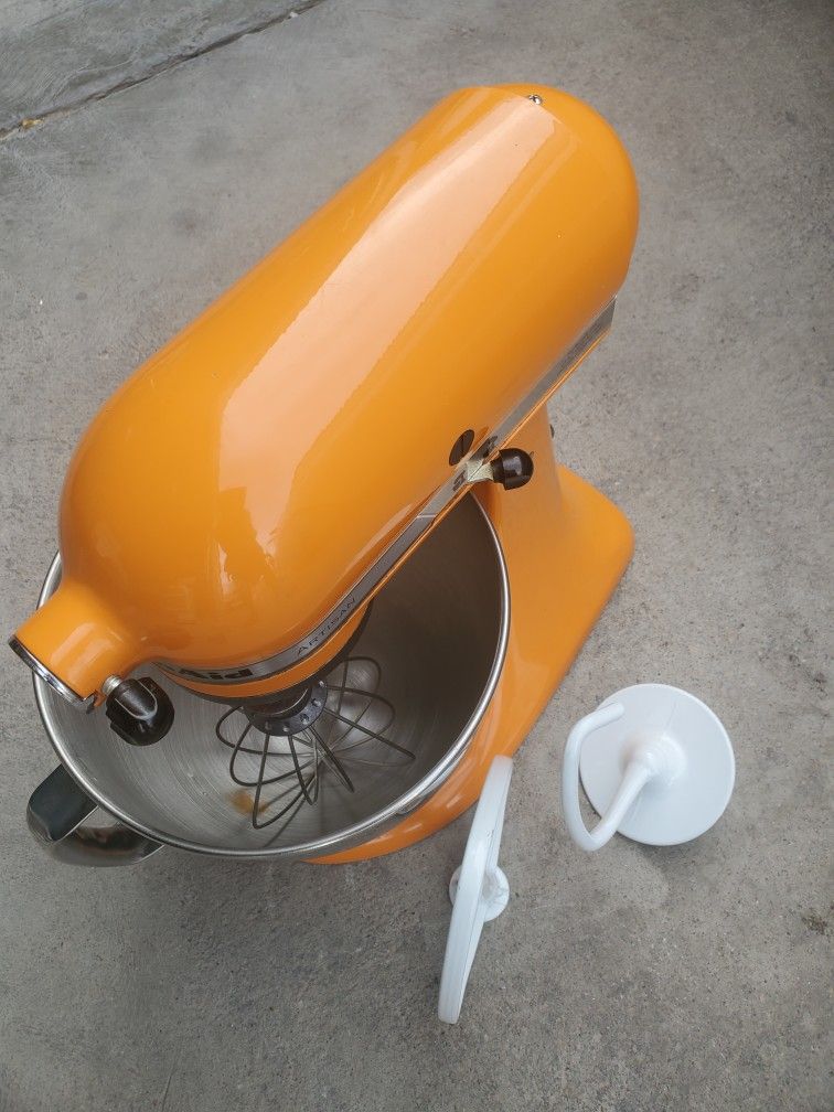 Kitchenaid Commercial mixer for Sale in Las Vegas, NV - OfferUp