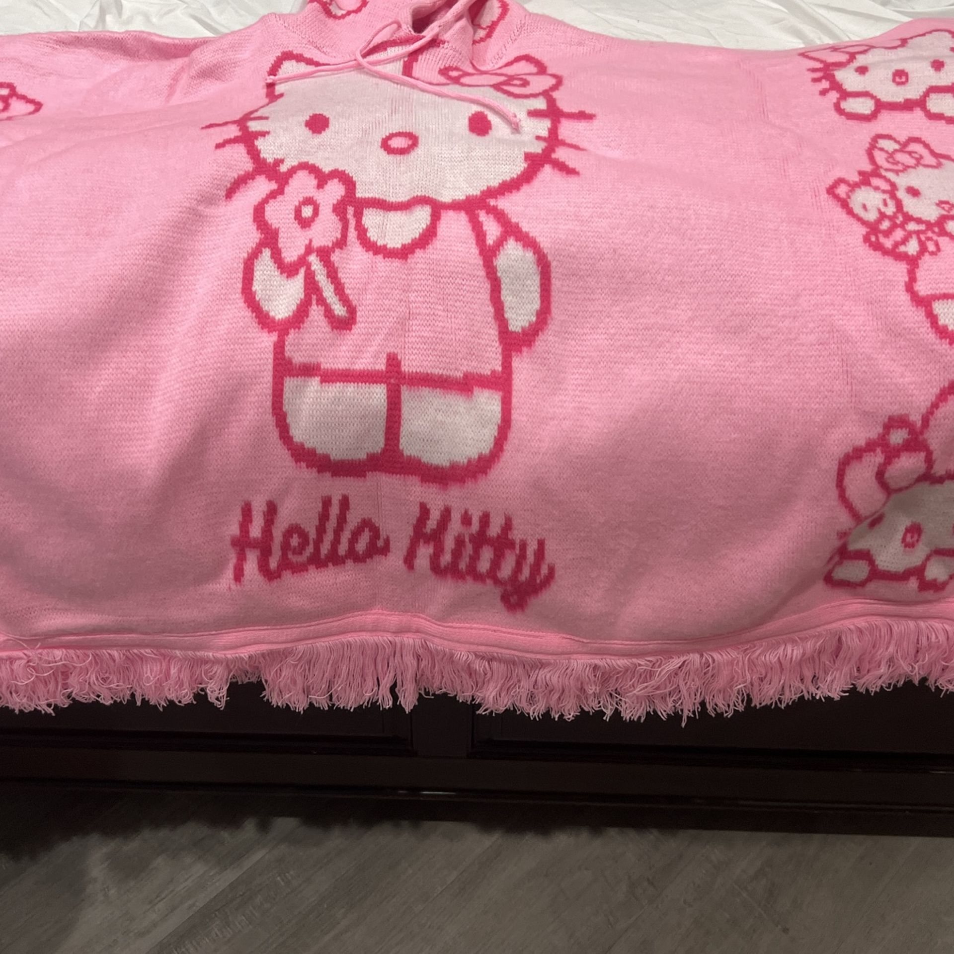 Hello kitty poncho