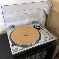 AT-LP120-USB - Audio Technica Direct Drive Pro Turntable (USB & Analog)