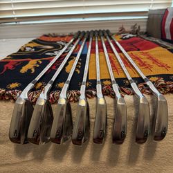 Srixon ZXi irons split set zxi7 (AW-7) and zxi5 (4-6) with dynamic gold mid flight tour issue x100