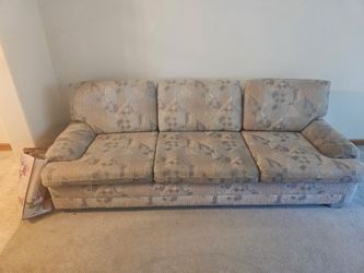 FREE COUCH