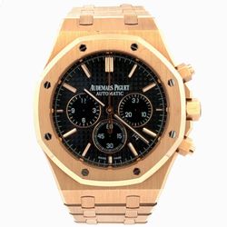 Audemars Piguet Royal Oak Chronograph 🫶🏾🤙🏾 18K rose gold on an 18K rose gold bracelet, automatic AP caliber 2385, 40-hour power reserve, black pet