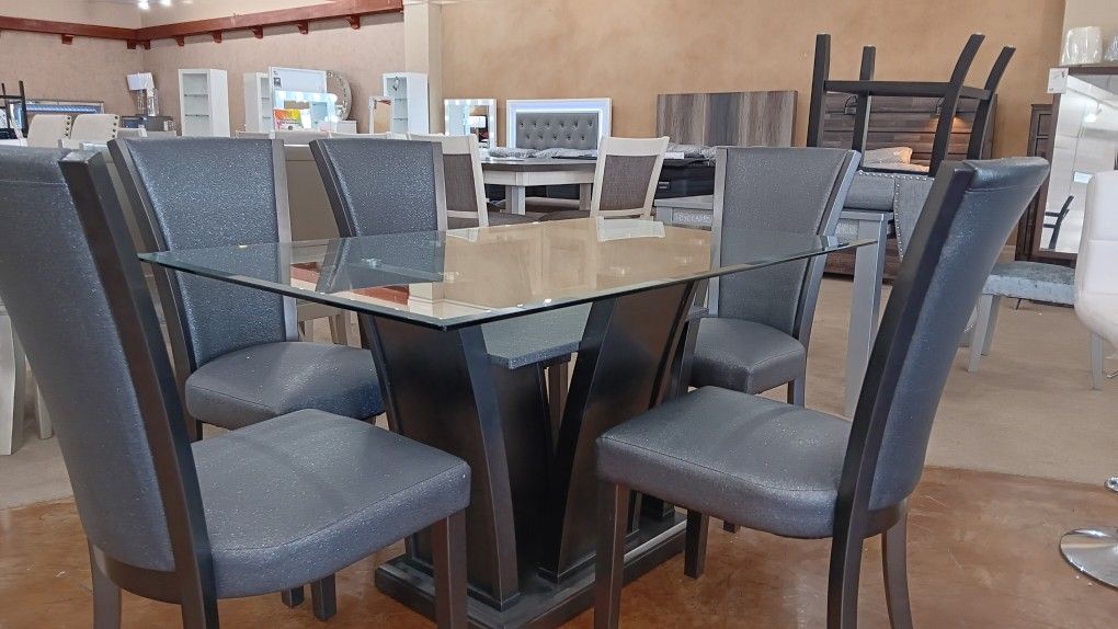 Table Set With Glitter Chairs