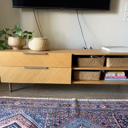 ARTICLE Nera 63" Low Media Unit