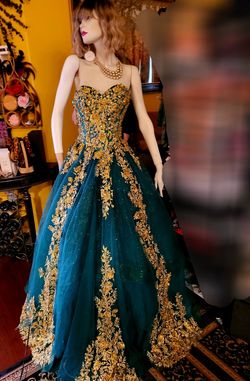 Gorgeous Dress. Size 8. Great for Prom, Wedding, Bday.