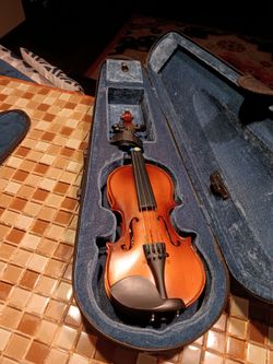 Violin with Hard Case