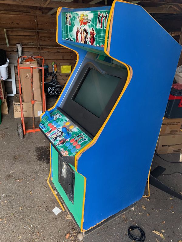 Arcade machine with built in Xbox 360. NEEDS TLC for Sale in San