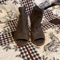 Vince Camuto Suede Wedge Heels Size 7.5