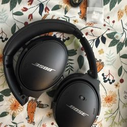 Bose Noise Cancelling Headphones 