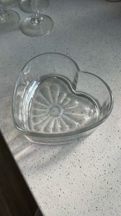 Libbey clear glass heart-shaped bowl
