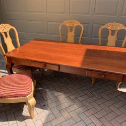 FREE - Dining Room Table Only - Excellent Shape