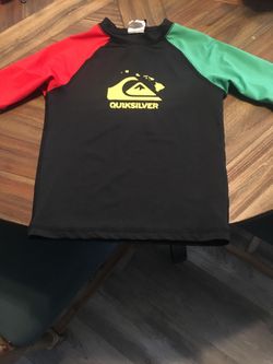 Quicksilver rash guard boys size small 5/6