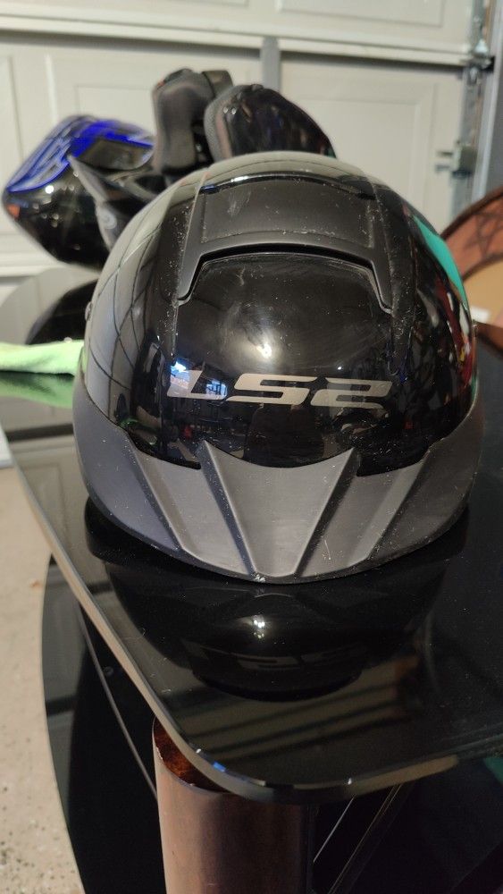 LS2 rebellion dot helmet