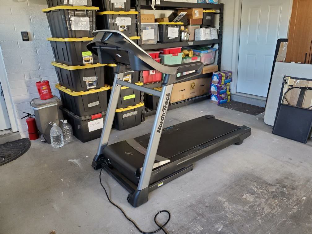 NordicTrack Treadmill C1100i Almost New