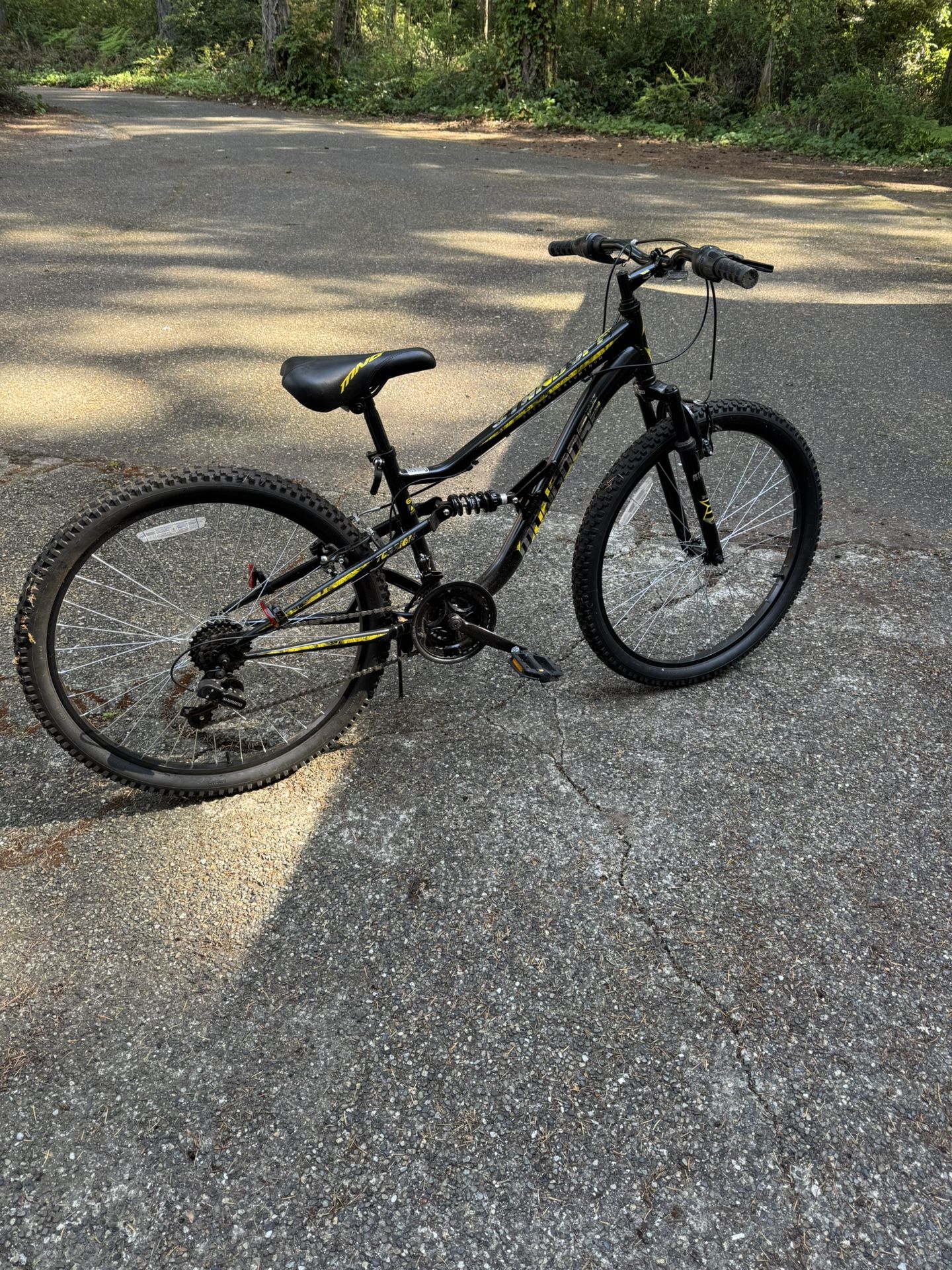 NEW Mongoose Mountain Bike 26”