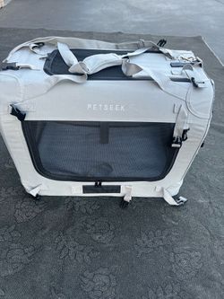 PETSEEK Soft-Sided Pet Carrier