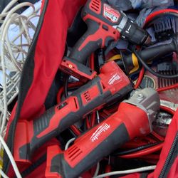 3 Tool Milwaukee 1 Battery 1 Charger