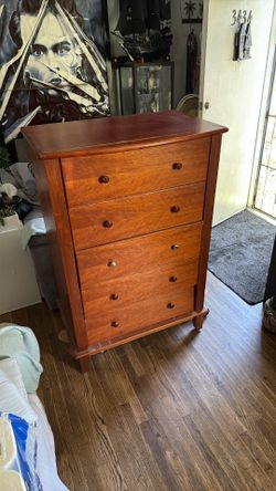 FREE DRESSER