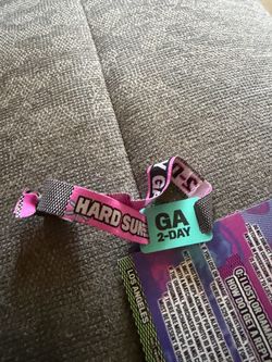 Hard summer wristband