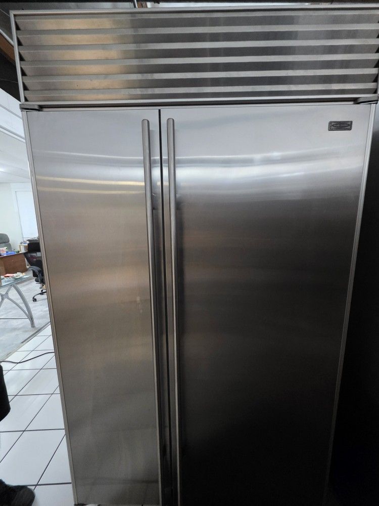 48" SUB ZERO BUILT IN STAINLESS STEEL REFRIGERATOR