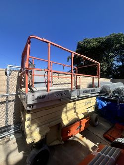 JLG scissor lift 3246ES