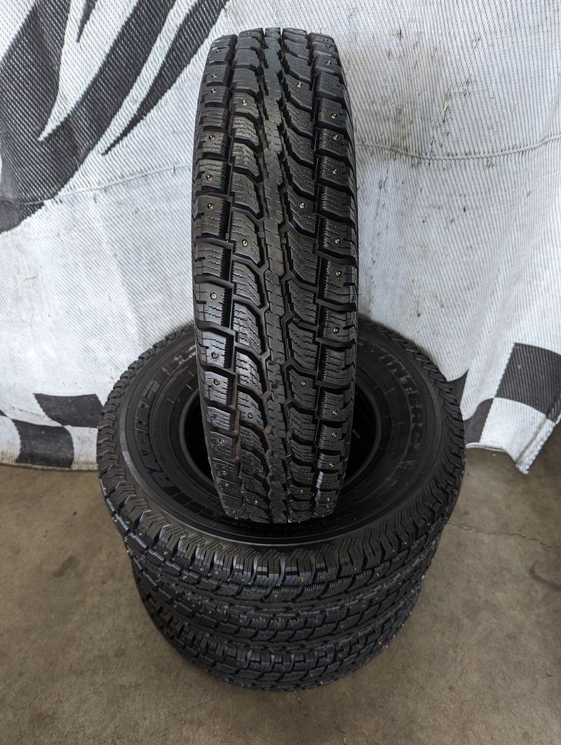 LT 215/85r16 "Near Brand New" Winter cat SST studded snow tires Load "E"