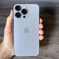 iPhone 13 PRO Unlocked 256GB - Excellent Condition