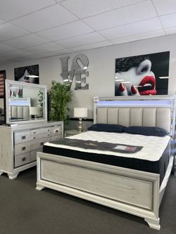 4PC King Bedroom Set w/ LED Lights