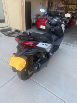 300cc Yamaha Scooter