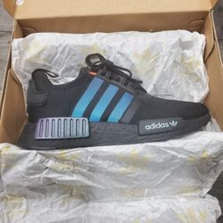 Adidas NMD R1 SIZE 4 1/2