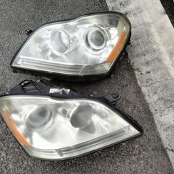 2009-2011 Mercedes ML350 (ML Series) Headlights Xenon Hid With All The Accessories OEM.