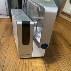 AquaTru Classic Countertop Reverse Osmosis Water System.