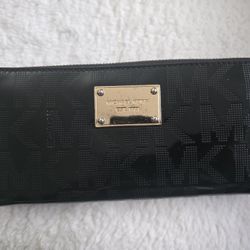 Michael Kors Zip-Around Wallet