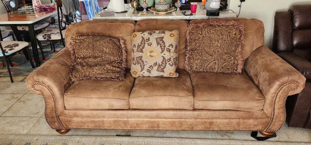 Ashley Sofa With Pull Out Bed