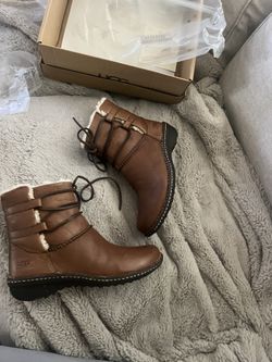 UGG australia ankle high boots (BRAND NEW)