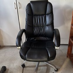 Black/chrome  adjustable office chair