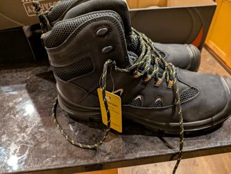Work Boots - safety toe - Size 14
