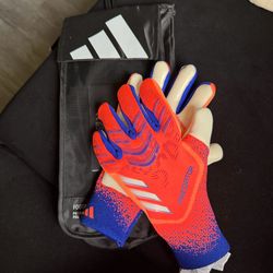 PREDATOR PRO GOALKEEPER GLOVES