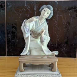 Lladro Figurine 