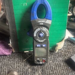 400 A Clamp Meter