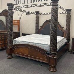 North Shore Dark Brown Canopy Bedroom Set