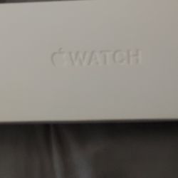 Apple Watch Series 6 /Wireless Charging Station / Wireless Router 