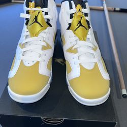 Jordans Retro 6 Shoes  (7y)