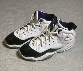 Men’s NIKE AIR JORDAN B’Loyal Sneakers