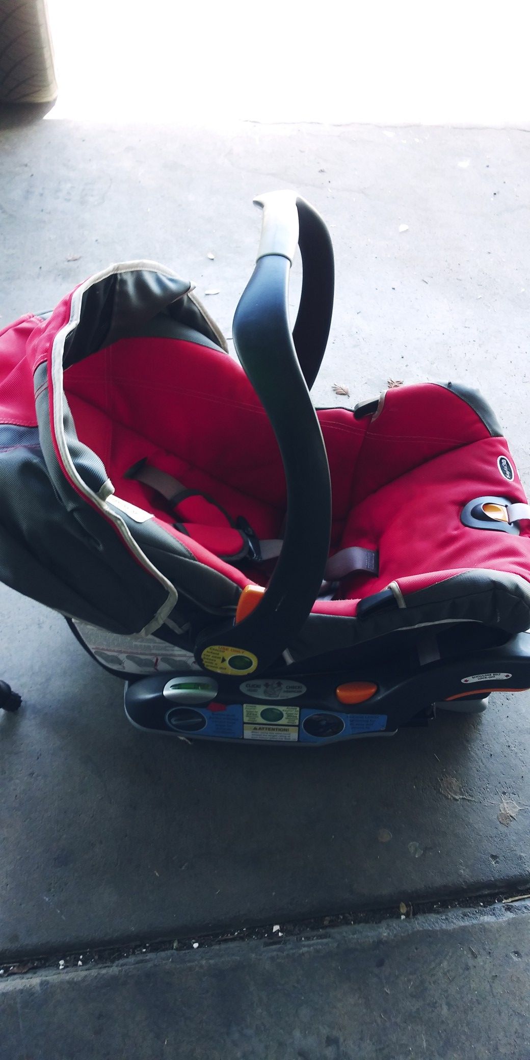 Circo car seat plus 2 bases