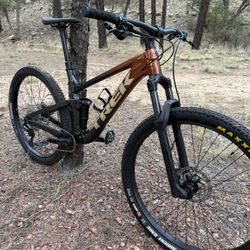 2023 Trek Top Fuel 5 