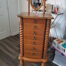 Standing Jewelry Box
